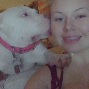 Meet your Posher, Leona